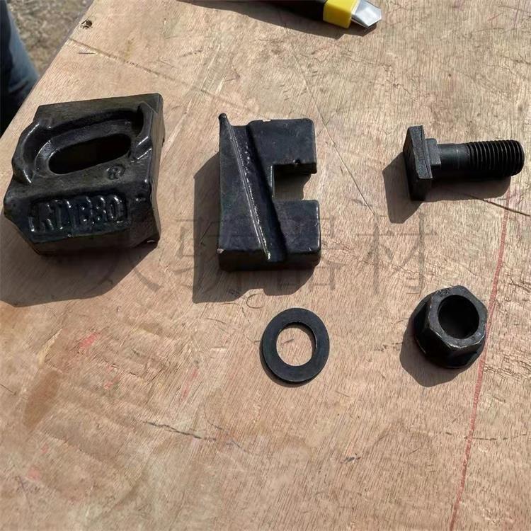 天骄工矿配件 TG24压轨器——轻轨系统中的小型化解决方案